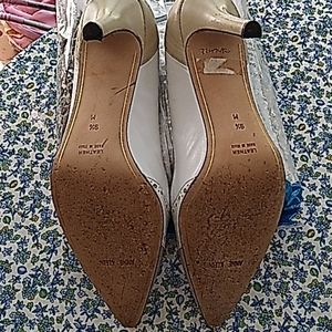 Anne Klein (narrow)9.5 Italian Leather Spec. Pump